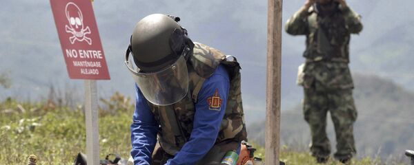 Desminado en Colombia - Sputnik Mundo