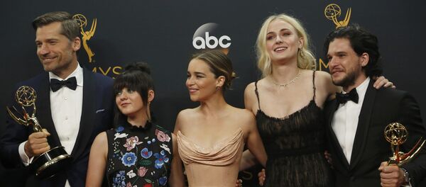 Actores de la serie 'Juego de Tronos' reciben el premio Emmy Actores de la serie 'Juego de Tronos' reciben el premio Emmy - Sputnik Mundo