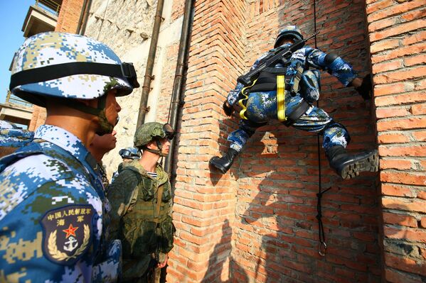 Las maniobras conjuntas de Rusia y China 'Cooperación Marítima 2016' - Sputnik Mundo