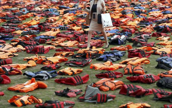 Protesta en Londres contra la propuesta anti-inmigración de Theresa May - Sputnik Mundo