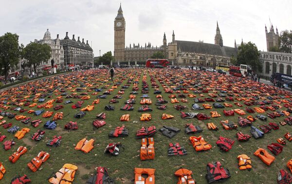 Protesta en Londres contra la propuesta anti-inmigración de Theresa May - Sputnik Mundo