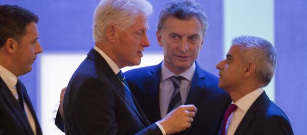 El presidente de Argentina, Mauricio Macri, se reunió en Nueva York con Bill Clinton El presidente de Argentina, Mauricio Macri, se reunió en Nueva York con Bill Clinton - Sputnik Mundo
