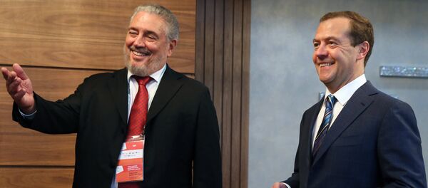 El científico cubano Fidel Castro Díaz-Balart y el primer ministro ruso, Dmitri Medvédev - Sputnik Mundo