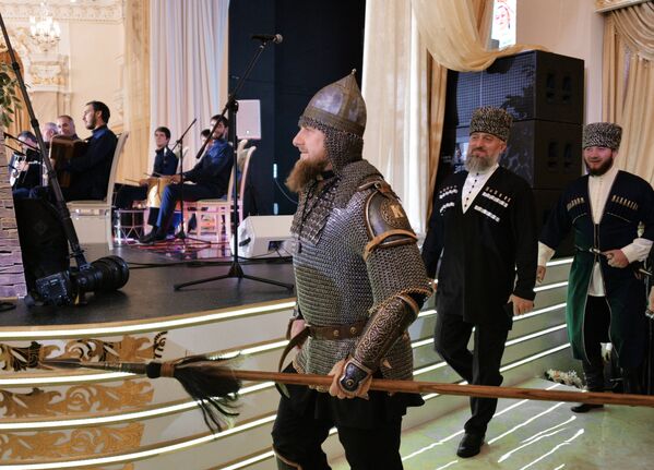 Ramzán Kadírov, durante el evento dedicado a la celebración del Día de la Mujer Chechena, en Grozni. - Sputnik Mundo