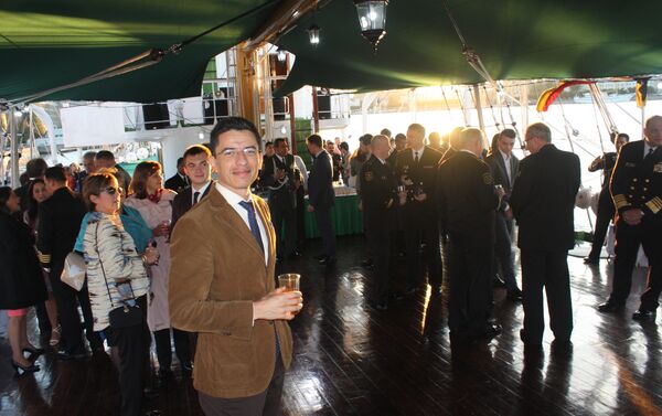 Fernando Carrera, el fundador y director del Centro de lengua española y cultura “Adelante Fernando Carrera, el fundador y director del Centro de lengua española y cultura “Adelante - Sputnik Mundo