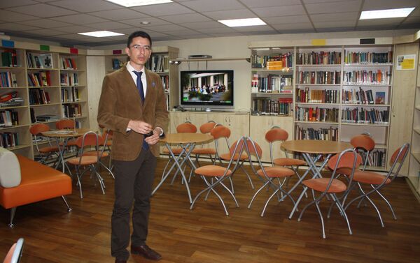 Fernando Carrera, el fundador y director del Centro de lengua española y cultura “Adelante Fernando Carrera, el fundador y director del Centro de lengua española y cultura “Adelante - Sputnik Mundo