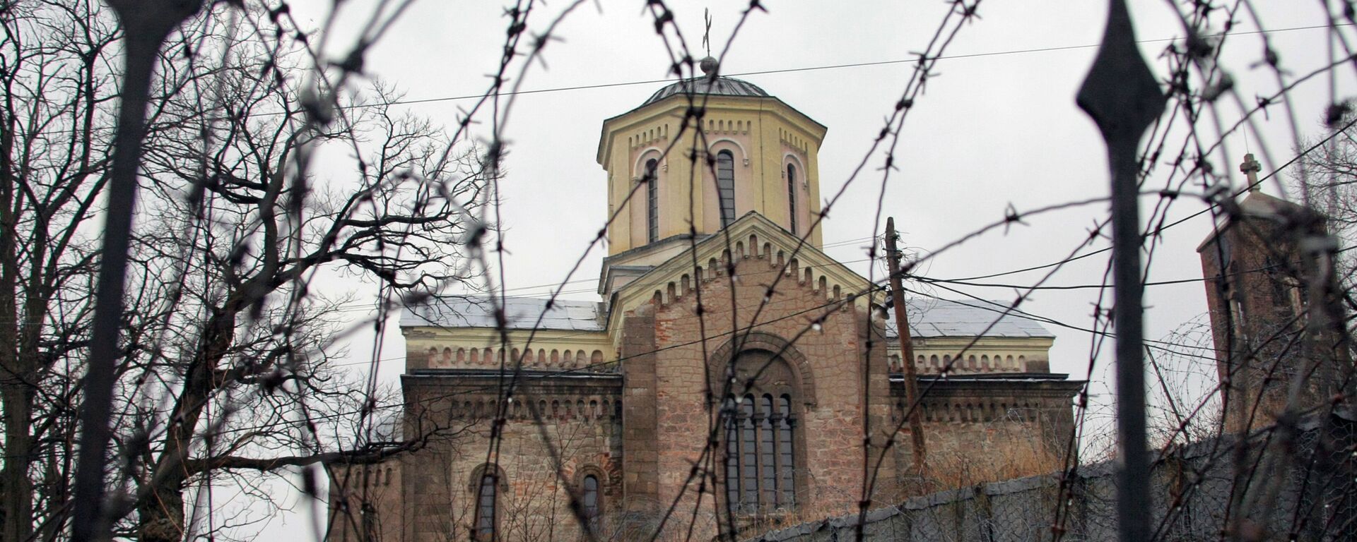 Una iglesia ortodoxa serbia en Pristina, Kosovo - Sputnik Mundo, 1920, 05.07.2023