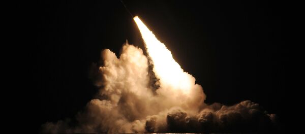 Misil balístico lanzado desde el submarino estadounidense Kentucky - Sputnik Mundo