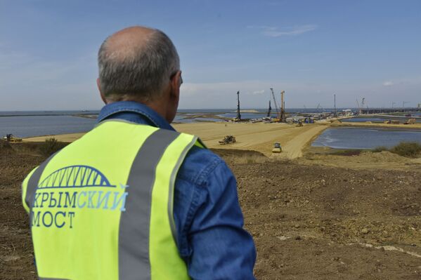 La construcción del puente de Crimea - Sputnik Mundo