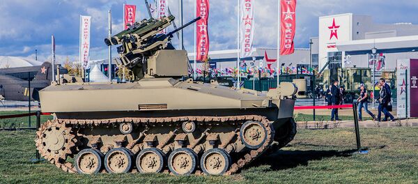 El robot de combate Sorátnik - Sputnik Mundo