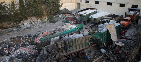 La caravana humanitaria de la ONU y de la Cruz Roja, atacada en las inmediaciones de la localidad de Urm al Kubra, Siria La caravana humanitaria de la ONU y de la Cruz Roja, atacada en las inmediaciones de la localidad de Urm al Kubra, Siria - Sputnik Mundo