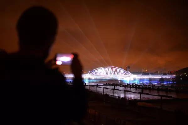 Moscú se prepara para el festival 'Círculo de Luz' - Sputnik Mundo