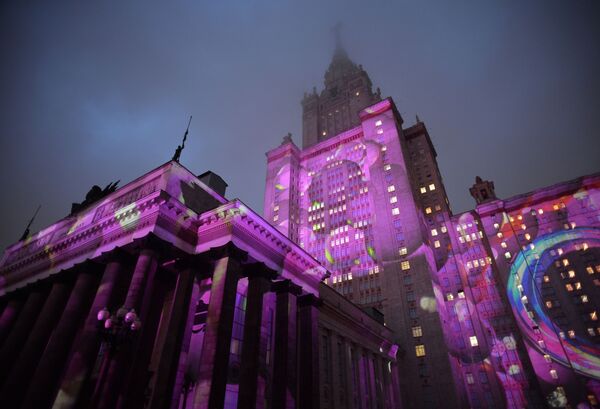 Moscú se prepara para el festival 'Círculo de Luz' - Sputnik Mundo