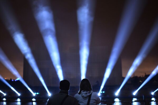 Moscú se prepara para el festival 'Círculo de Luz' - Sputnik Mundo