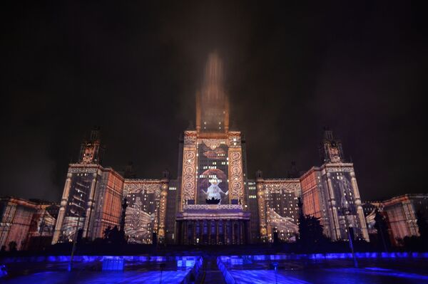Moscú se prepara para el festival 'Círculo de Luz' - Sputnik Mundo
