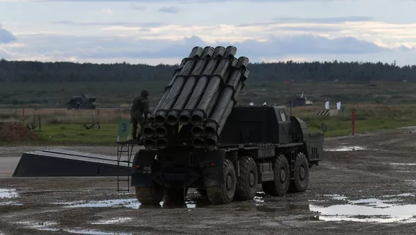 Lanzacohetes múltiple Smerch - Sputnik Mundo