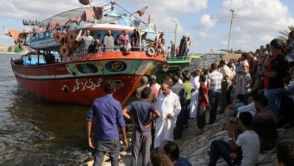 Los refugiados del barco que naufragó - Sputnik Mundo