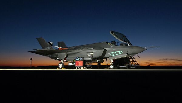 Caza norteamericano Lockheed Martin F-35 - Sputnik Mundo