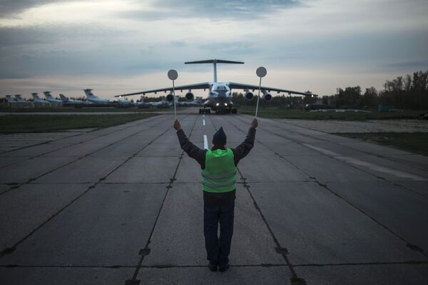 Los ejercicios de las Fuerzas Aerotransportadas de Rusia: marcha de 600 kilómetros - Sputnik Mundo