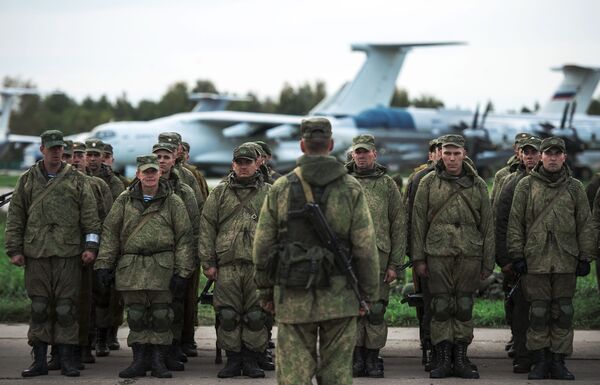 Los ejercicios de las Fuerzas Aerotransportadas de Rusia: marcha de 600 kilómetros - Sputnik Mundo