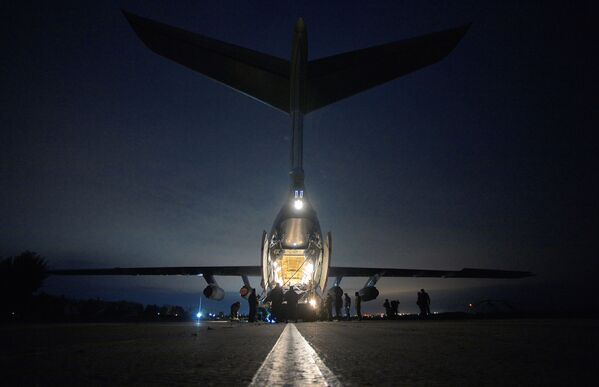 Los ejercicios de las Fuerzas Aerotransportadas de Rusia: marcha de 600 kilómetros - Sputnik Mundo