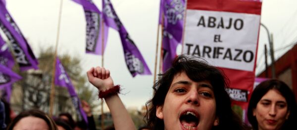 Una manifestación contra las políticas del Gobierno argentino en Buenos Aires, el 16 de septiembre - Sputnik Mundo