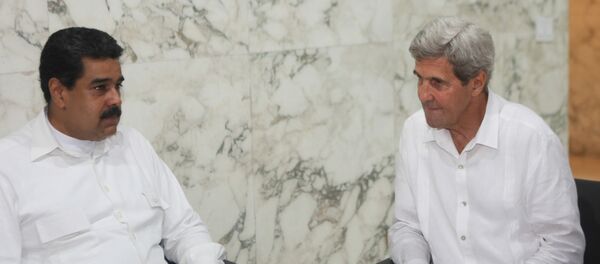 Nicolás Maduro, presidente de Venezuela, y John Kerry, secretario de Estado de EEUU Nicolás Maduro, presidente de Venezuela, y John Kerry, secretario de Estado de EEUU - Sputnik Mundo