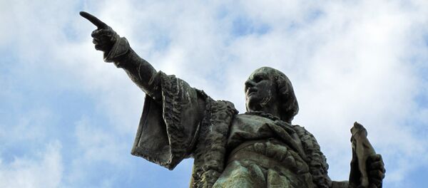 La estatua del conquistador Cristobal Colón en Barcelona La estatua del conquistador Cristobal Colón en Barcelona - Sputnik Mundo