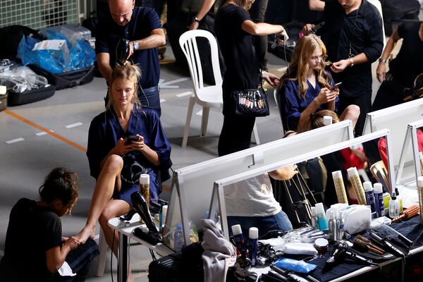 Lencería y alta moda en París - Sputnik Mundo