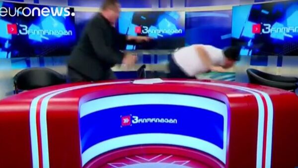 Políticos georgianos se pelean 'por Rusia' en vivo - Sputnik Mundo