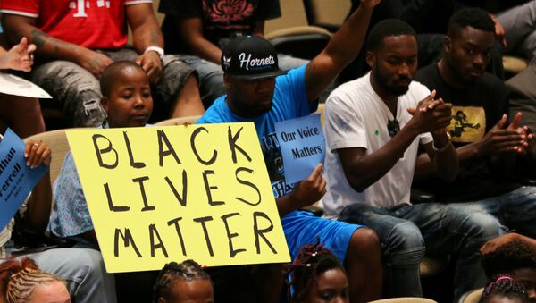 La comunidad afroamericana participa en un foro con las autoridades de la ciudad de Charlotte - Sputnik Mundo