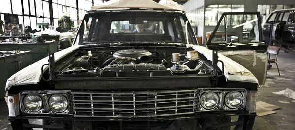 El espíritu soviético de los legendarios automóviles ZIL - Sputnik Mundo