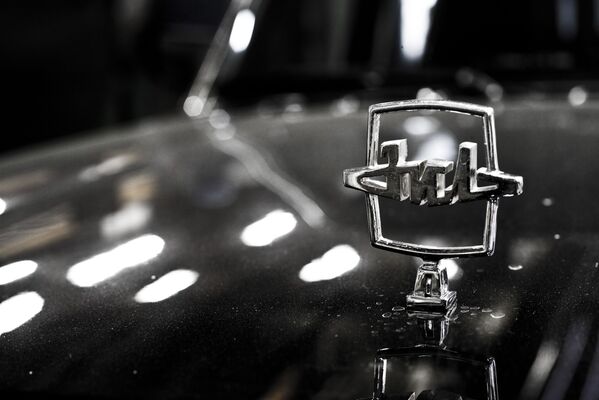 El espíritu soviético de los legendarios automóviles ZIL - Sputnik Mundo