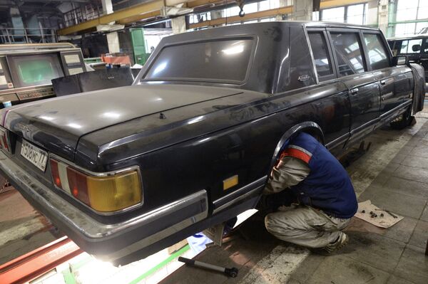 El espíritu soviético de los legendarios automóviles ZIL - Sputnik Mundo