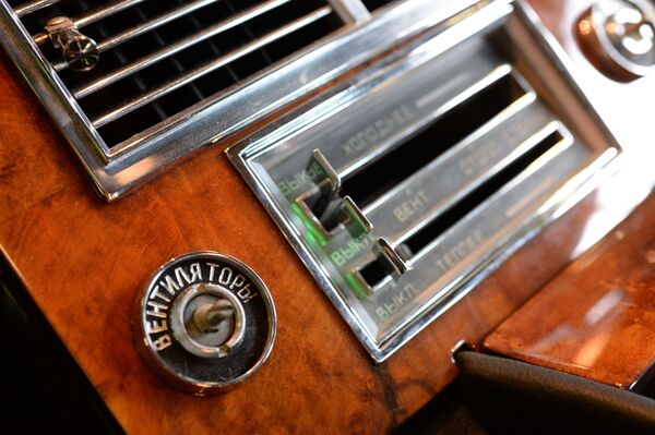 El espíritu soviético de los legendarios automóviles ZIL - Sputnik Mundo