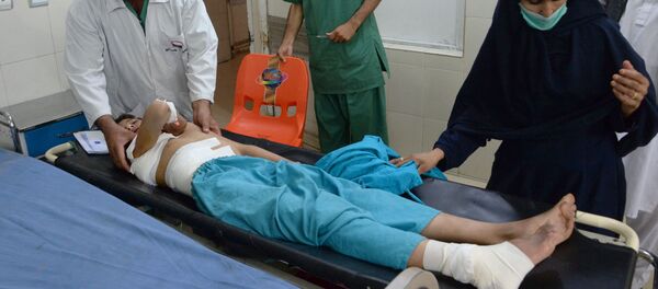 Un joven herido tras el ataque del dron estadounidense en la provincia afgana de Nangarhar, el 28 de septiembre Un joven herido tras el ataque del dron estadounidense en la provincia afgana de Nangarhar, el 28 de septiembre - Sputnik Mundo