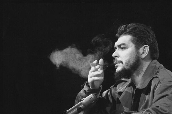 Latin American revolutionary Ernesto Che Guevara is seen in 1964. - Sputnik Mundo