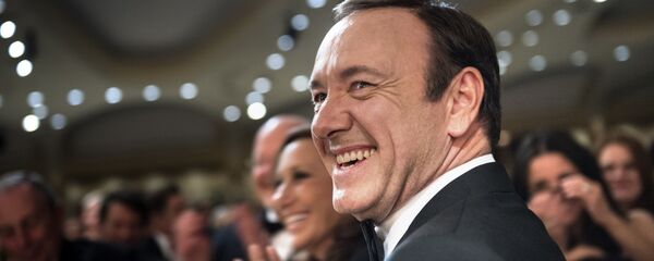 Actor Kevin Spacey laughs during the White House Correspondents’ Association Dinner April 27, 2013 in Washington, DC. Obama attended the yearly dinner which is attended by journalists, celebrities and politicians. - Sputnik Mundo