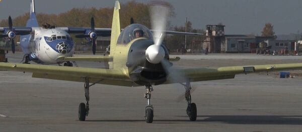 El espléndido avión Yak-152 surca por primera vez los cielos - Sputnik Mundo