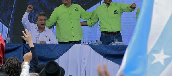 Lenín Moreno en el anuncio de su candidatura junto con Rafael Correa y Jorge Glas - Sputnik Mundo