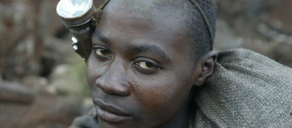 Obrero de mina de cobre, República Democrática del Congo - Sputnik Mundo