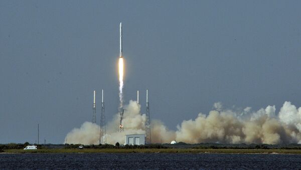 Falcon 9 - Sputnik Mundo