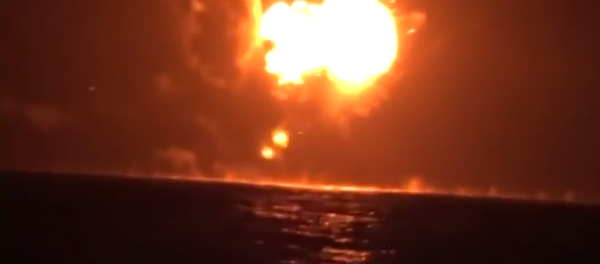 Presunta explosión del buque de guerra de EAU en Yemen - Sputnik Mundo