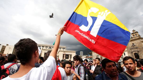 Manifestante del Sí a la Paz, en Colombia - Sputnik Mundo