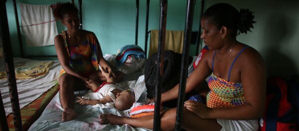 Los cubanos se preparan para la llegada del huracán Matthew - Sputnik Mundo