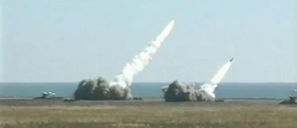 Prácticas de lanzamiento de misiles antiaéreos en Ucrania el 4 de octubre de 2001 - Sputnik Mundo