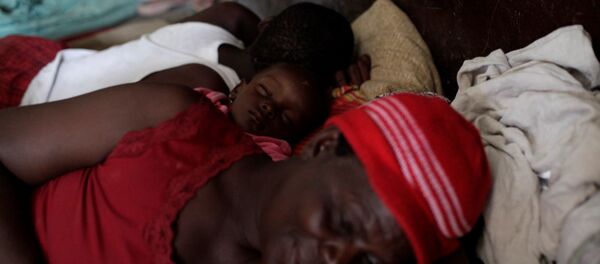 Haitianos en un refugio por el huracán Matthew - Sputnik Mundo