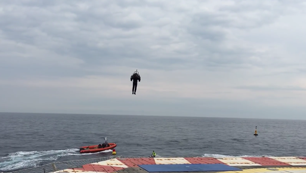 La mochila voladora JetPack 10 - Sputnik Mundo