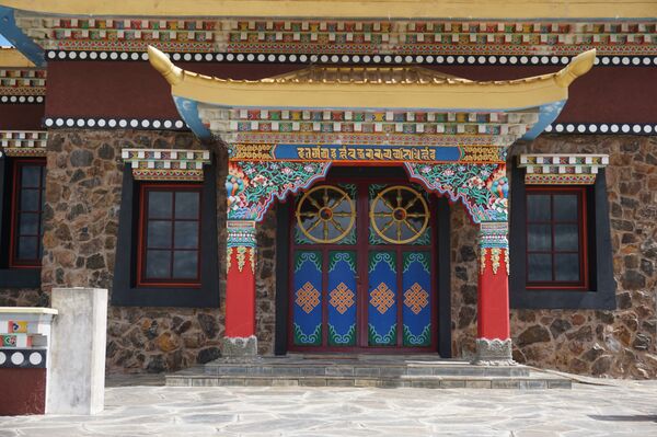 Entrada al templo budista cerca de la ciudad de Minas, Lavalleja, Uruguay - Sputnik Mundo