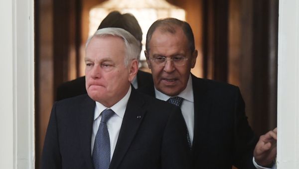 Ministro de Exteriores de Francia, Jean-Marc Ayrault, y su homólogo ruso, Serguéi Lavrov Ministro de Exteriores de Francia, Jean-Marc Ayrault, y su homólogo ruso, Serguéi Lavrov - Sputnik Mundo